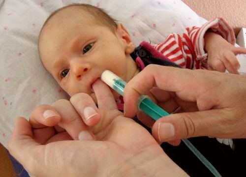 В чем давать смесь ребенку