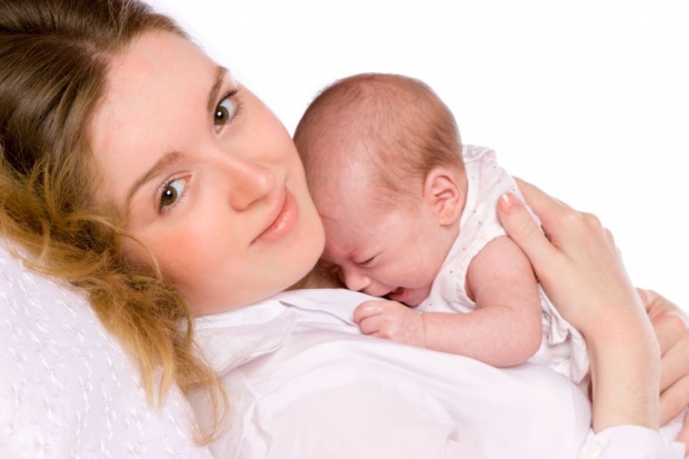 Почему новорожденный плачет