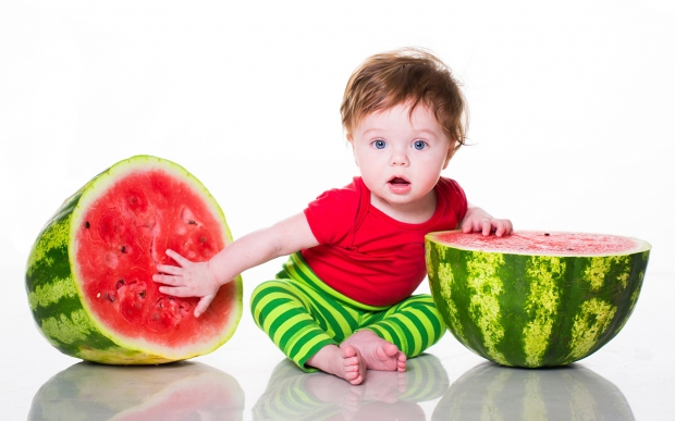 С какого возраста можно давать детям арбуз